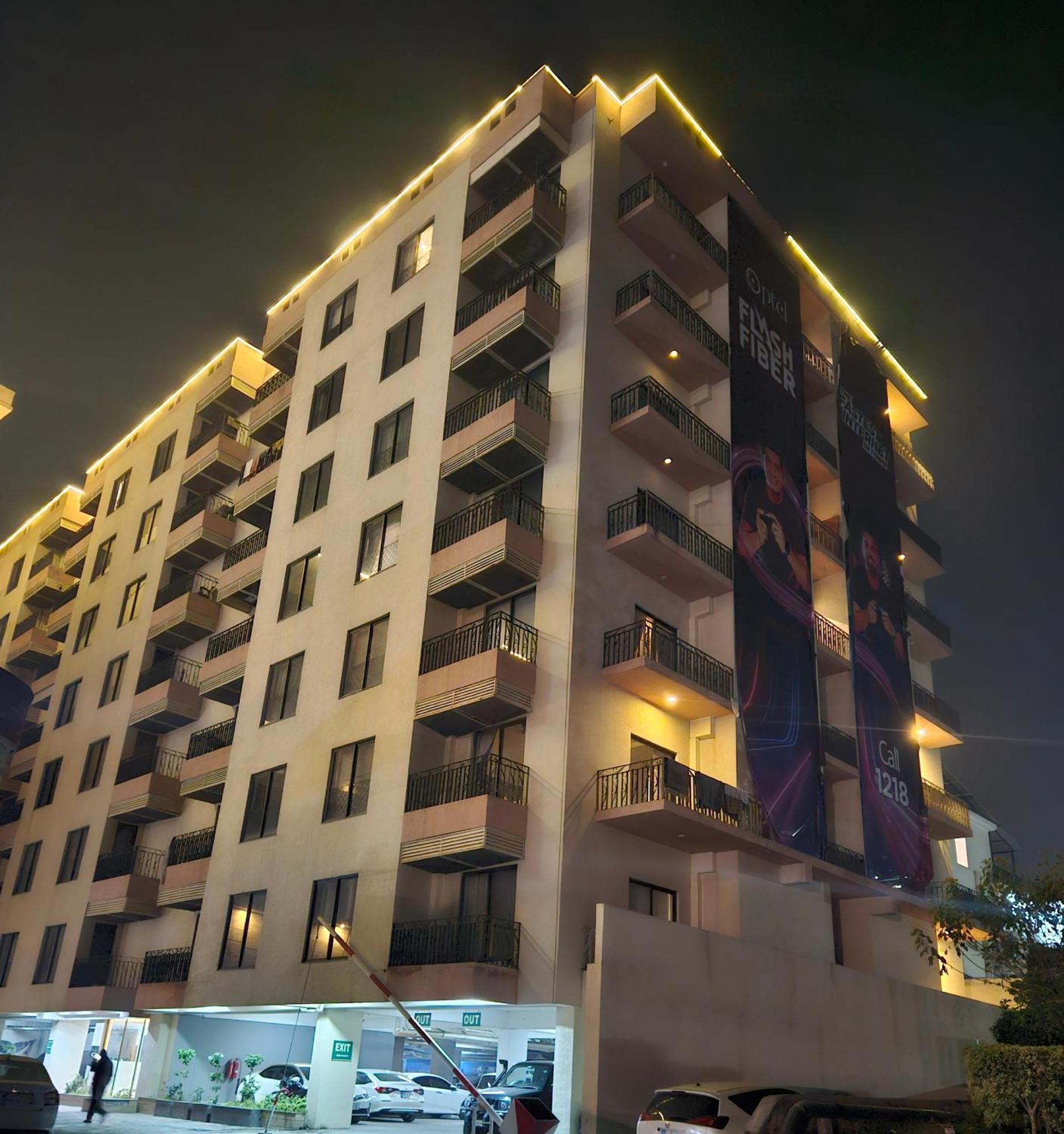 Aesthetic Scenic Luxurious Apartment - Bahria Heights Равалпинди Экстерьер фото